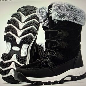 Sleek Black Winter Boots with Faux Fur Trim